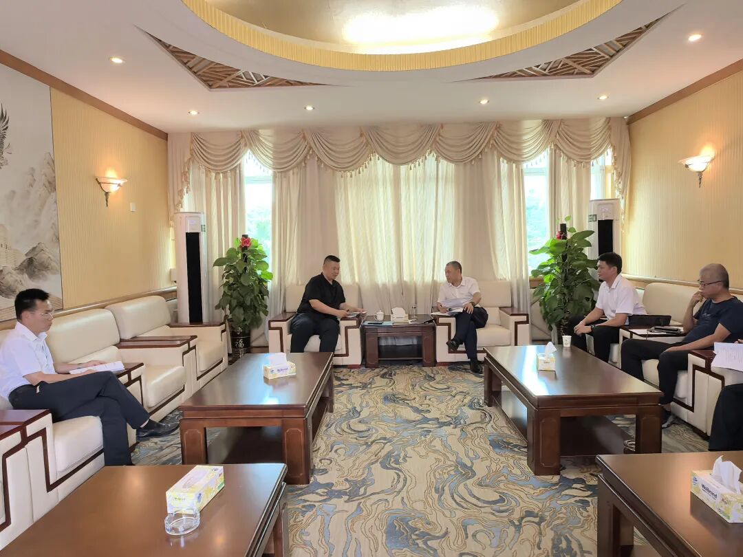 Lingao mengadakan diskusi dialog antara pemerintah dan perusahaan "Teh Malam Wenlan" untuk menyelesaikan masalah pengembangan bisnis secara tepat